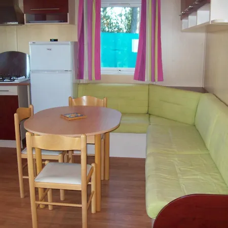 Camping Le Roc Campingplads Vairé